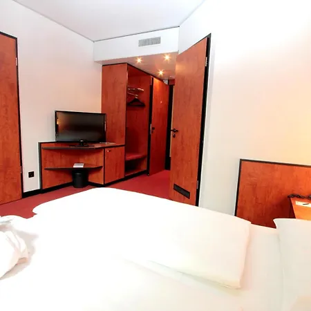 酒店 埃拉舒适酒店 4*