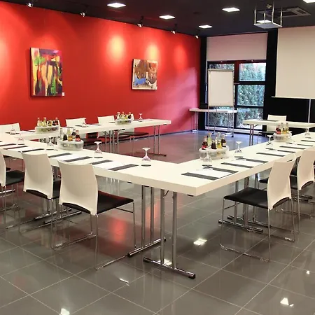 Hotel Ara Comfort 4*