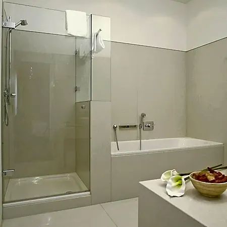Hotel Ara Comfort 4*